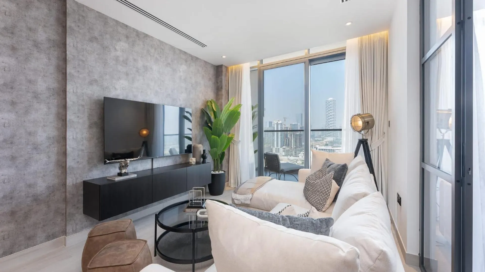 Elegant And Cozy 1-Bedroom Apartment With Balcony Views In Jvt Dubai