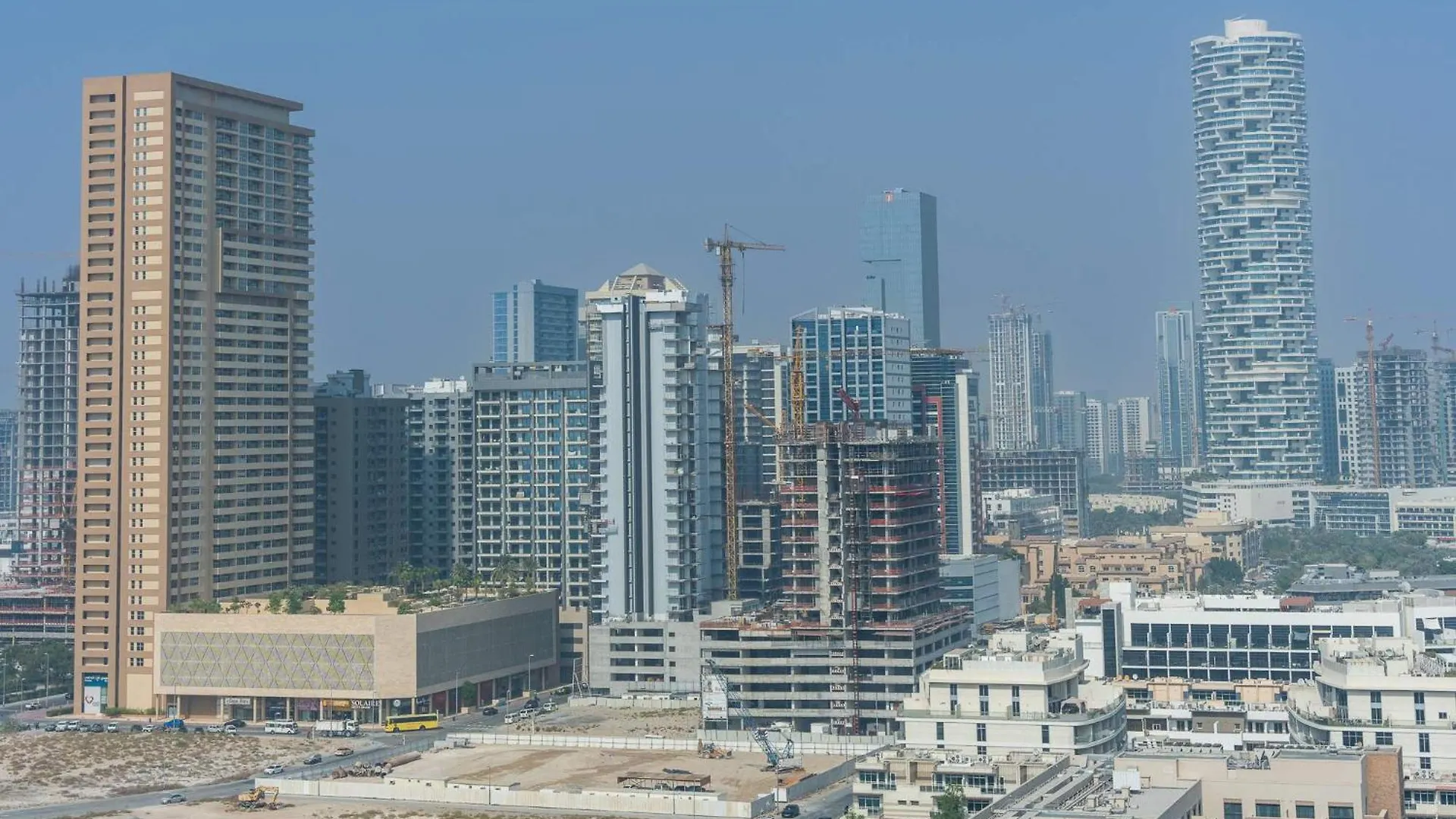 Elegant And Cozy 1-Bedroom Apartment With Balcony Views In Jvt Dubai United Arab Emirates