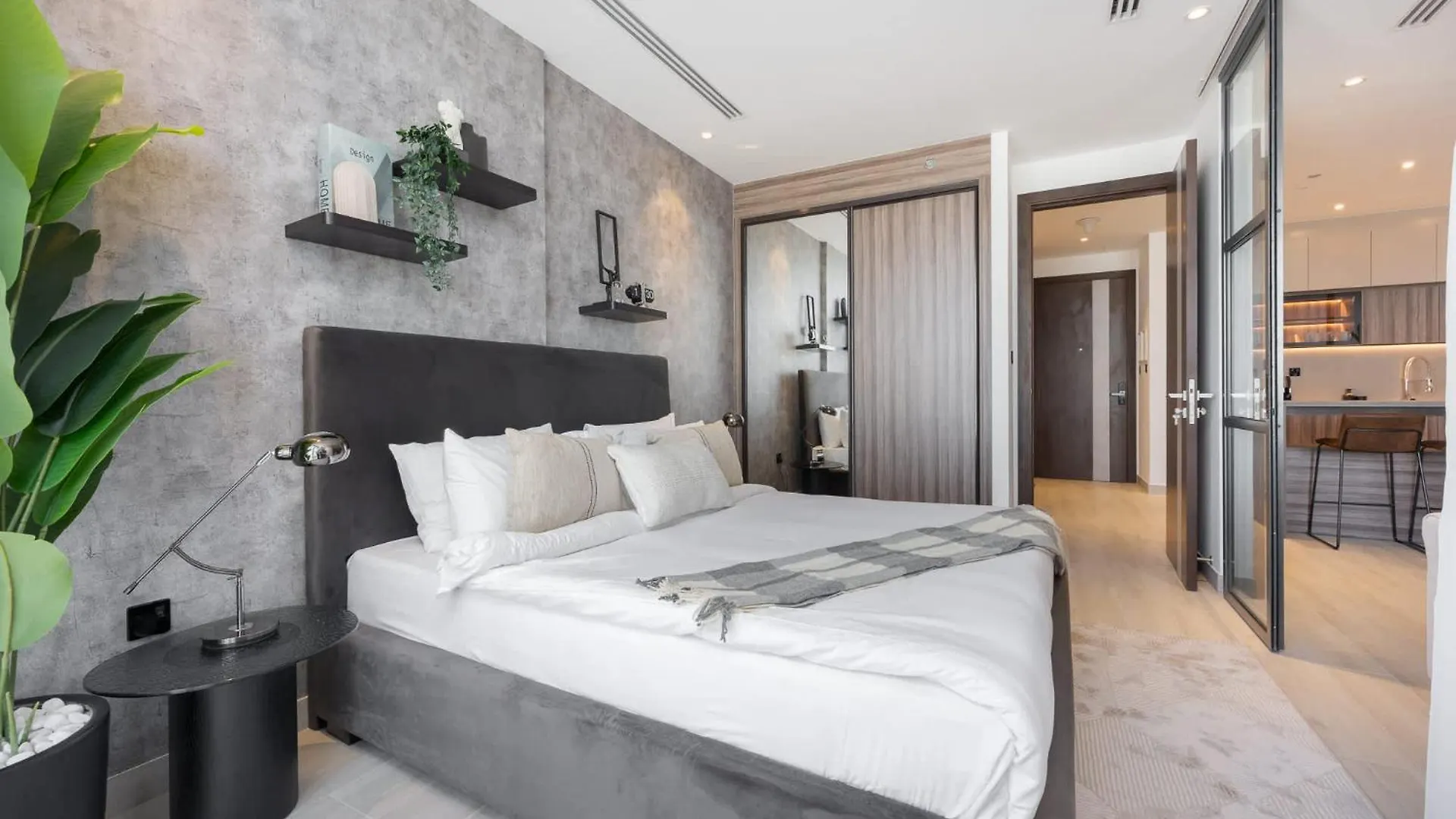 Elegant And Cozy 1-Bedroom Apartment With Balcony Views In Jvt Dubai
