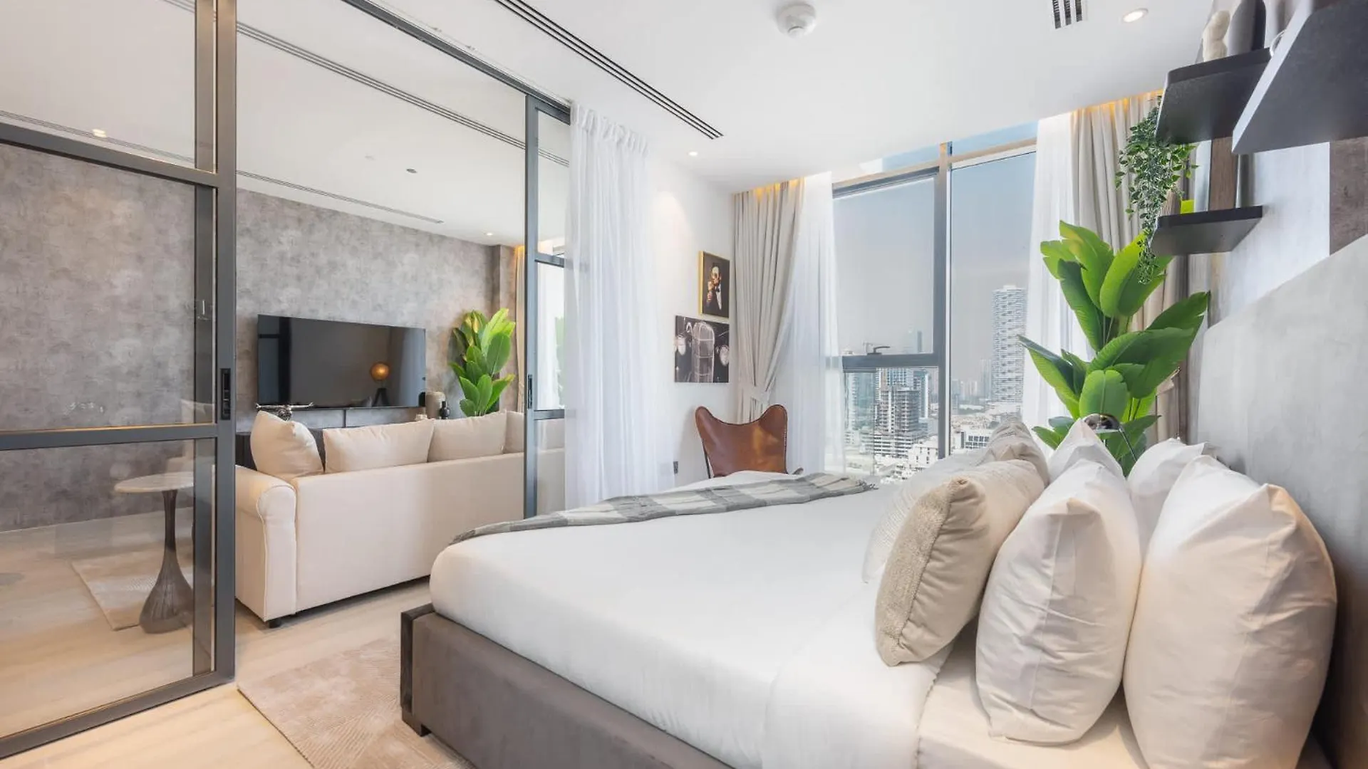 Elegant And Cozy 1-Bedroom Apartment With Balcony Views In Jvt Dubai